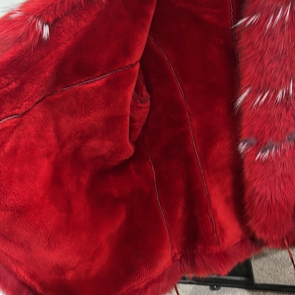 Fur jecket from Europe, red color, XL but you can adjust, smaller or bigger. - Picture 3 of 7